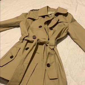 Banana Republic classic tan belted trench